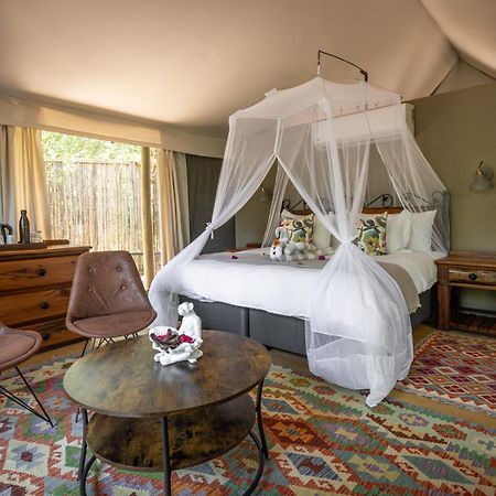 Umkumbe Bush Lodge - Luxury Tented Camp Заповідник Сабі-Санд Екстер'єр фото
